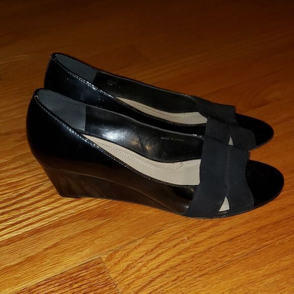 Ellen Tracy black Patent Leather Wedges - Picture 1 of 8